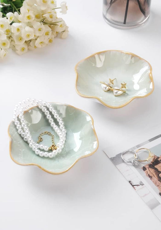 Lotus Leaf Shape Decorative Ring Tray, Small Key Bowl, Ceramic Trinket Tray Jewelry Dish Organizing Necklace Earrings, Home Decoration for Mom Best Friend Sister, Light Green.