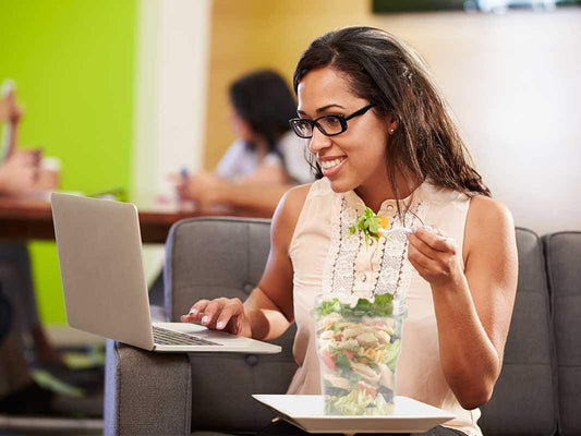 HomeyGear 32 oz - 8 Pack Twist Top Food Deli Containers Screw And Seal Lids, Stackable Reusable Quality Plastic Storage Containers with Screw-on Lids - BPA Free