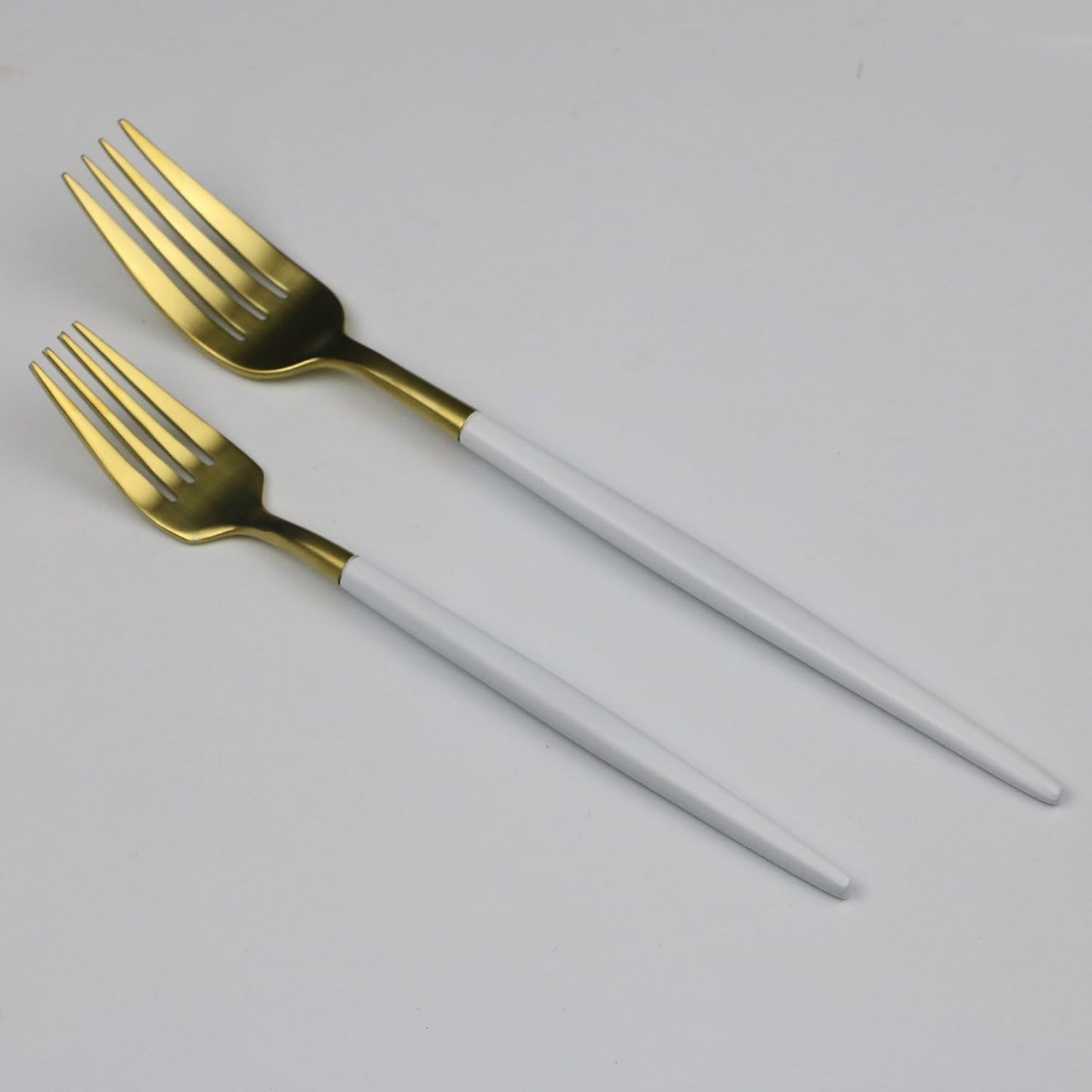 20-Piece 18/10 Stainless Steel Flatware Set, Serive for 4, With Fork Spoons Knife Teaspoon Dessert Fork for Home Kitchen Restaurant Hotel (White + Gold)