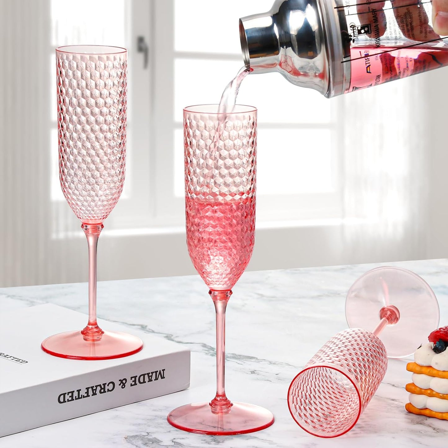 100 Pack Pink Detachable 2 piece Champagne Flutes 5.5 Oz Unbreakable Plastic Mimosa Disposable Champagne Glasses Drinking Cups Stemmed Reusable Wine Toasting Glasses for Wedding (100, Clear Pink)