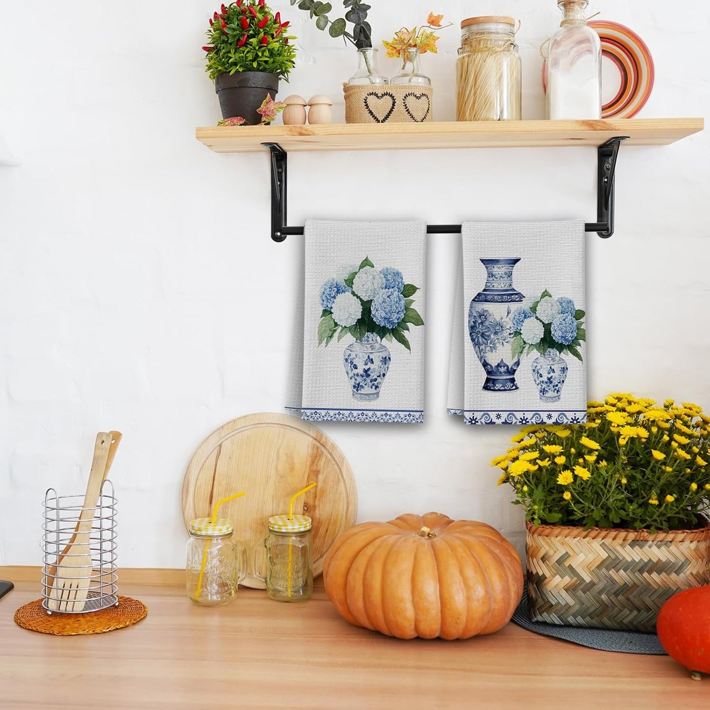 Blue and White Hydrangea Porcelain Floral Kitchen Towels, Chinoiserie Porcelain House Hand Towel Set of 2, Vintage Gifts for Home Bathroom Holiday Decor - A08