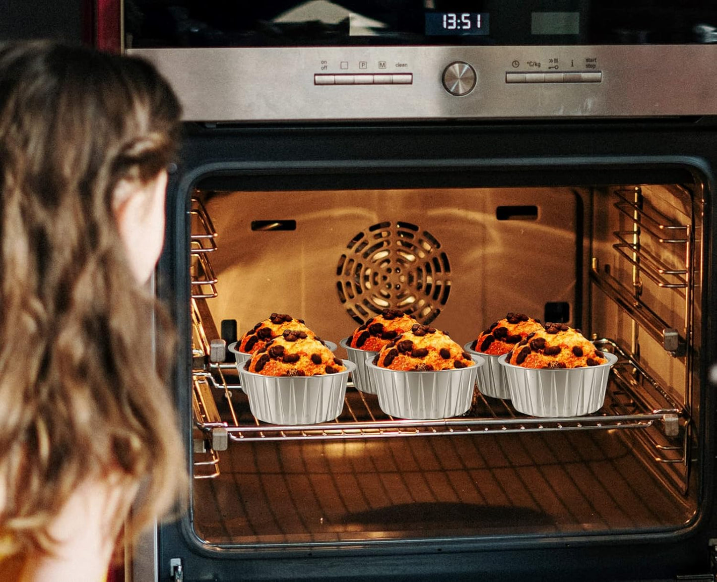 Cupcake Liners with Dome Lids 50 Pack,Free-Air 5oz Aluminum Foil Baking Cups Muffin Tin,Souffle Dessert Pudding Ramekin Holders for Individual Bakery Wedding Birthday Party,with 50 Spoons-Silver