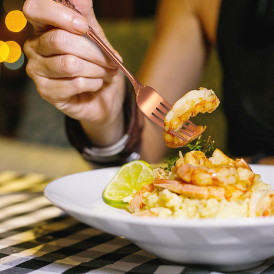 Royal Flatware Set for 4 Copper/Rose Gold Silverware Stainless Steel Cutlery 20 Piece With Vintage Relief Deisgn Kitchen Utensils Retro Forks Spoons Knives Parties Daily Use