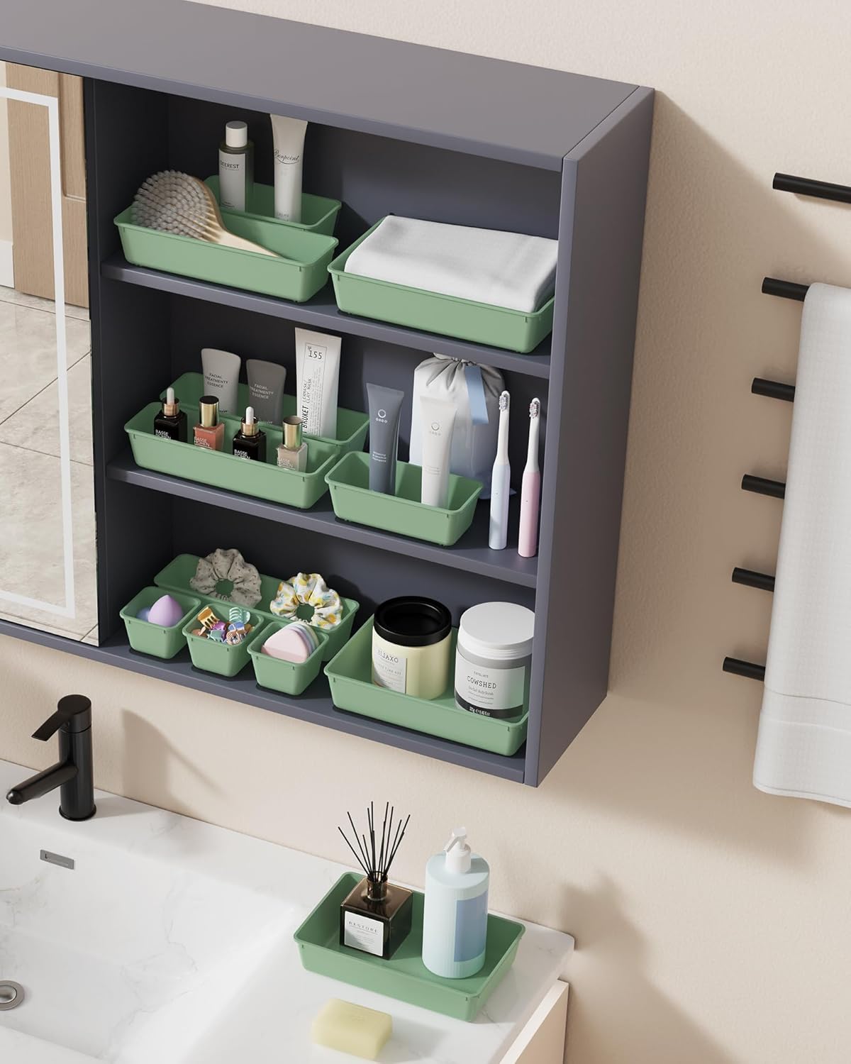 25 PCS Plastic Drawer Organizers Set, 4-Sizes Vanity and Makeup Organizer, Desk and bathroom Drawer Organizer Trays, Organizers and Storage for Makeup, Jewelry, Gadgets, Utensils (Green)