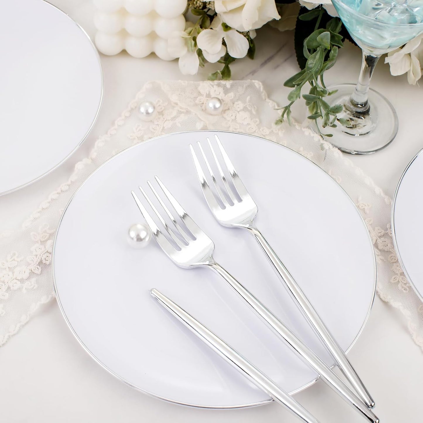 Rubtlamp 100Pcs Silver Plastic Dessert Plates 7.5inch,100Pcs Disposable Silver Forks,White Plastic Plates With Silver Rim, Small Plastic Plates,Dessert Plates With Forks for Appetizer Cake