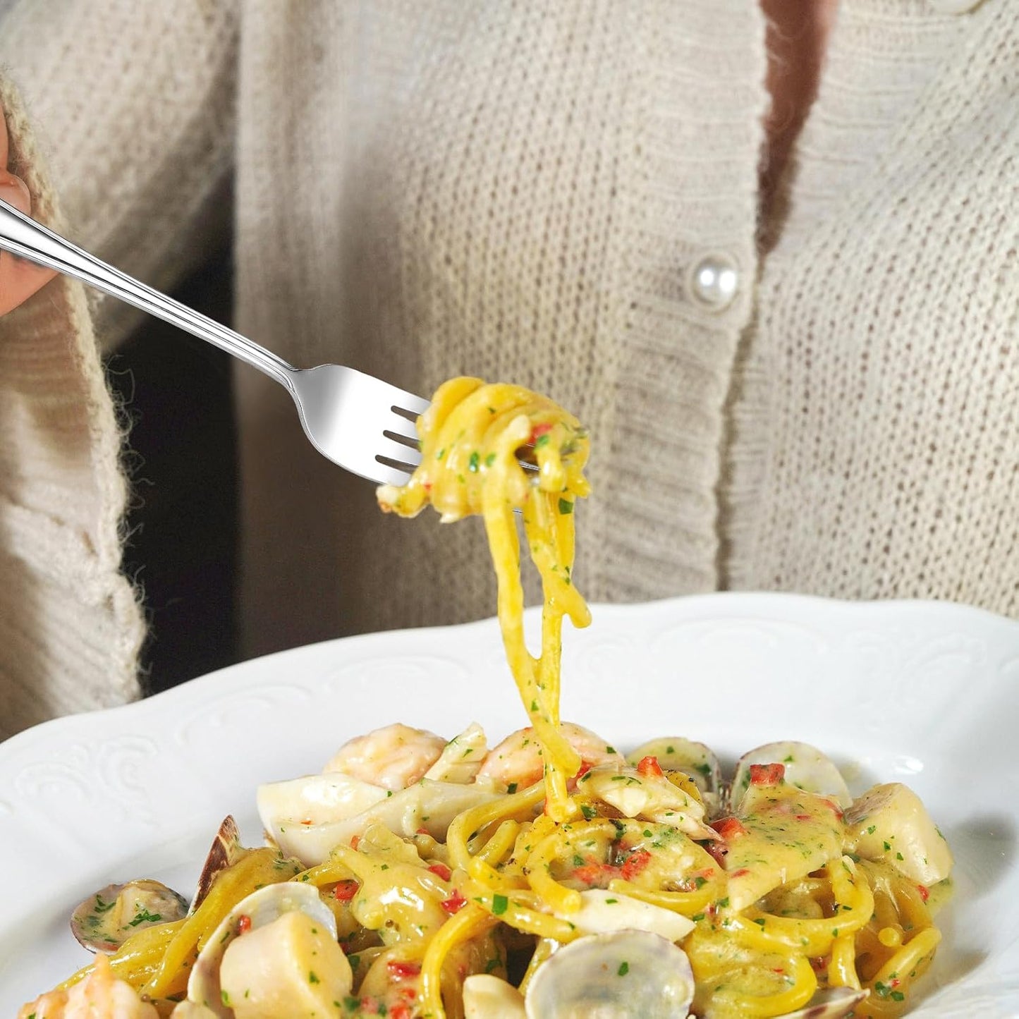 Modern Flatware Silverware Set for 4 People Kitchen Stainless Steel Cutlery 20 Pieces Forks Knives Spoons Luxury Eating Utensils Double Line Edges Handle