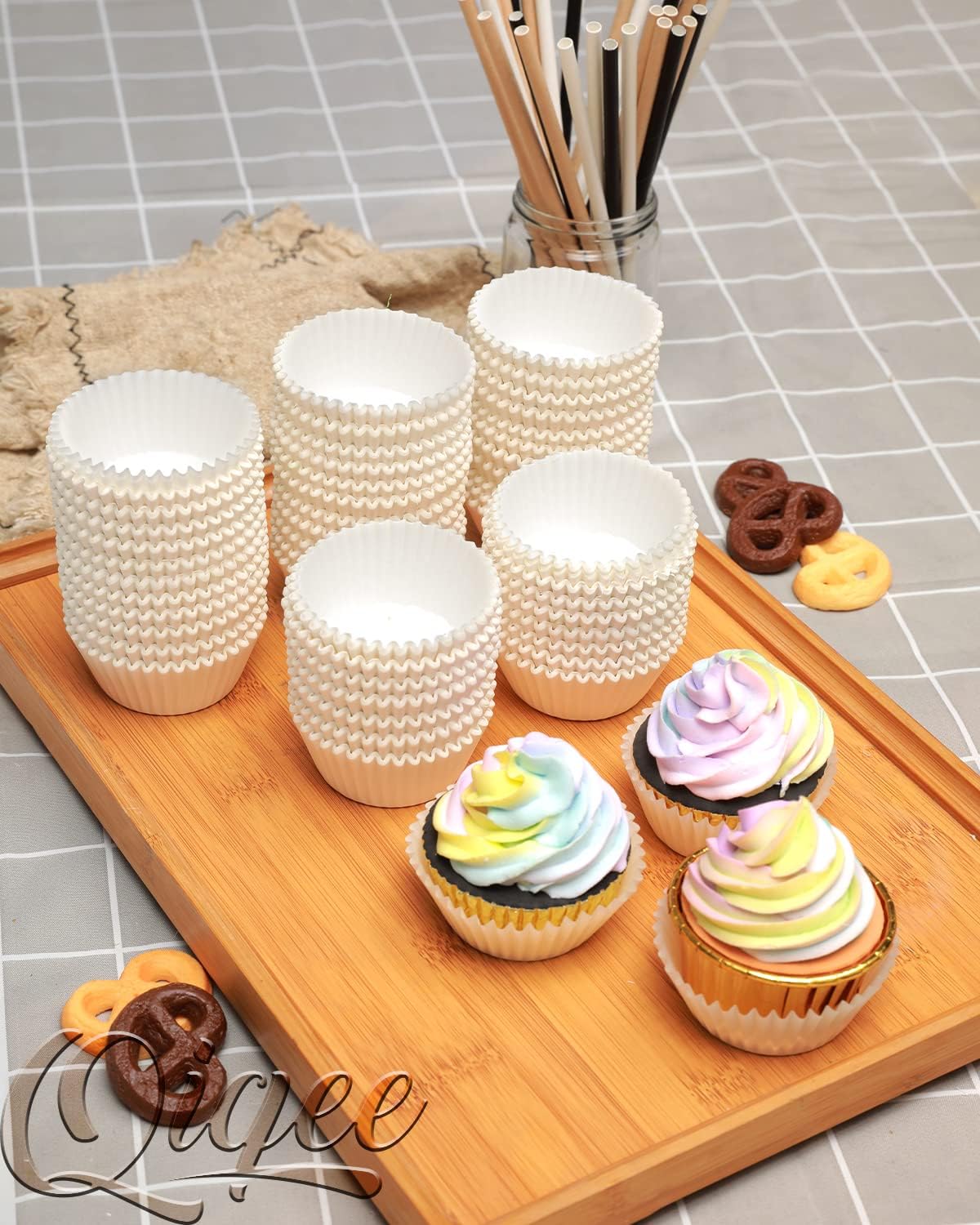 qiqee 1000 Count Mini Cupcake Liners White Muffin Liners Food Grade Baking Cups Paper No Smells(Small Size)