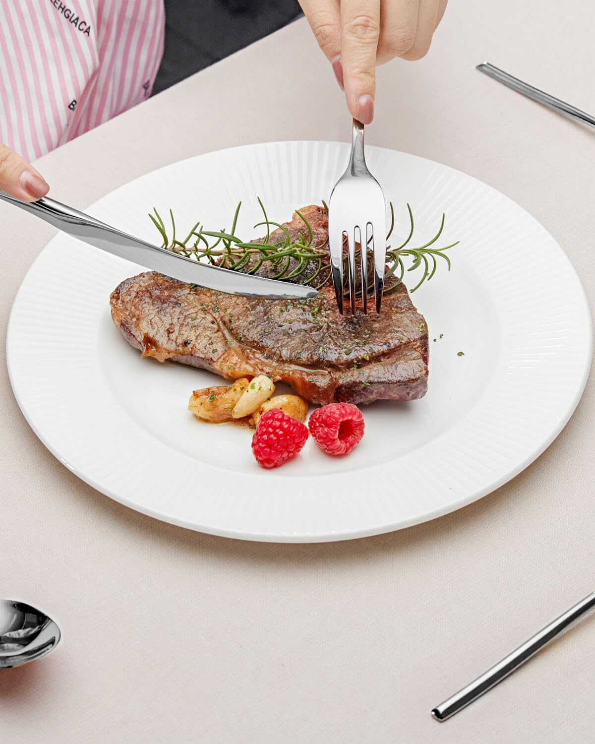 Lemeya 40-Piece Silverware Set for 8,Modern 18/10 Stainless Steel Flatware Set,Luxury Cutlery Set,Unique Utensils Set for Restaurant,Spoons and Forks Set,Mirror Polished,Dishwasher Safe