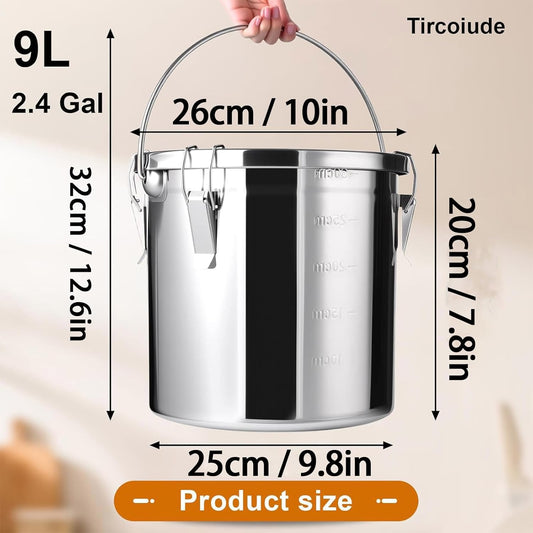 304 Stainless Steel Airtight Canister, 9L/2.4Gal Food Storage Containers with Lids and 4 Lock Clips Rice Cereal Grain, Oil Storage Bucket for Household Kitchen Bar Restaurants (Handheld)