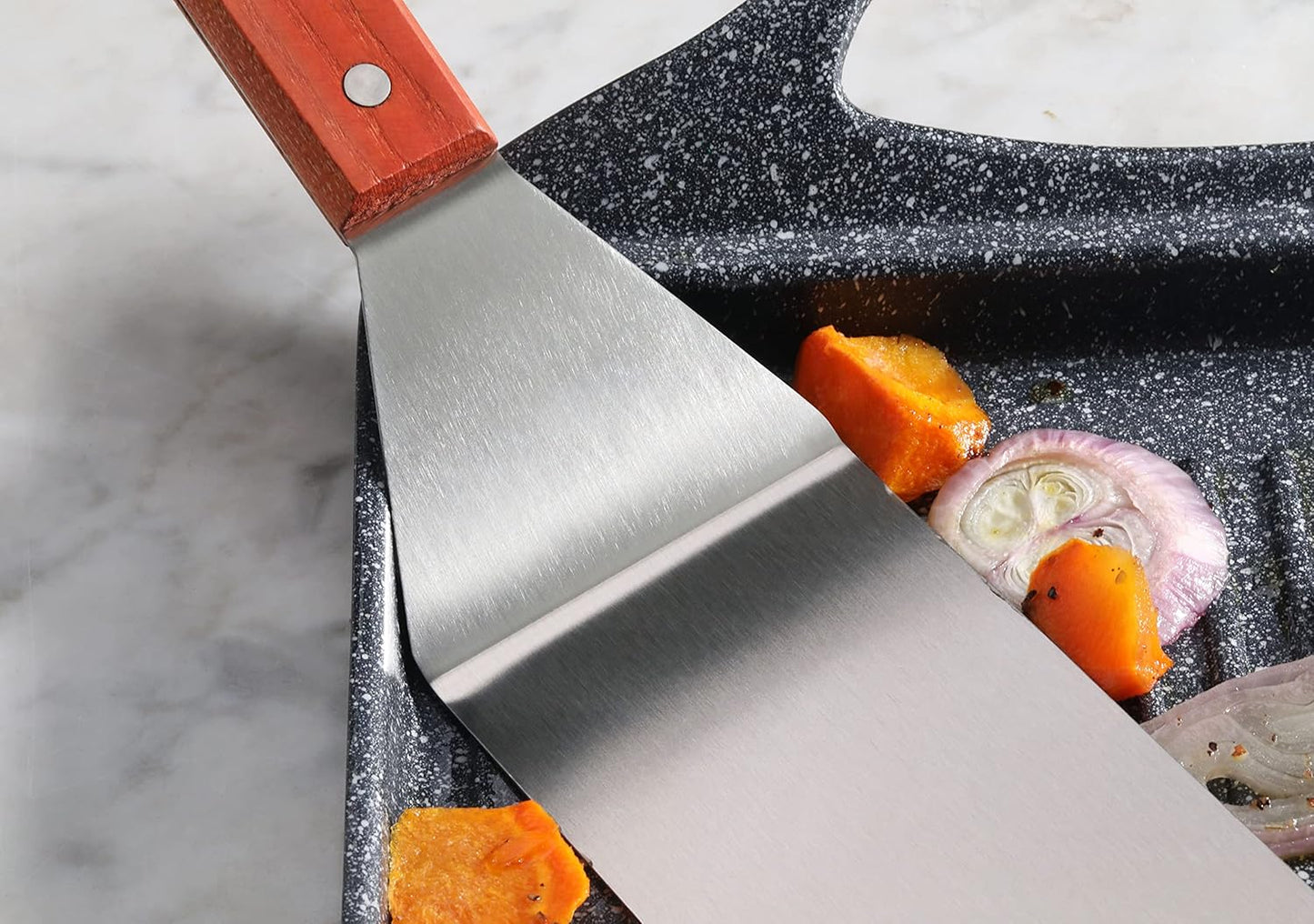 New Star Foodservice 36336 Wood Handle Flexible Grill Turner/Spatula, 14.5-Inch