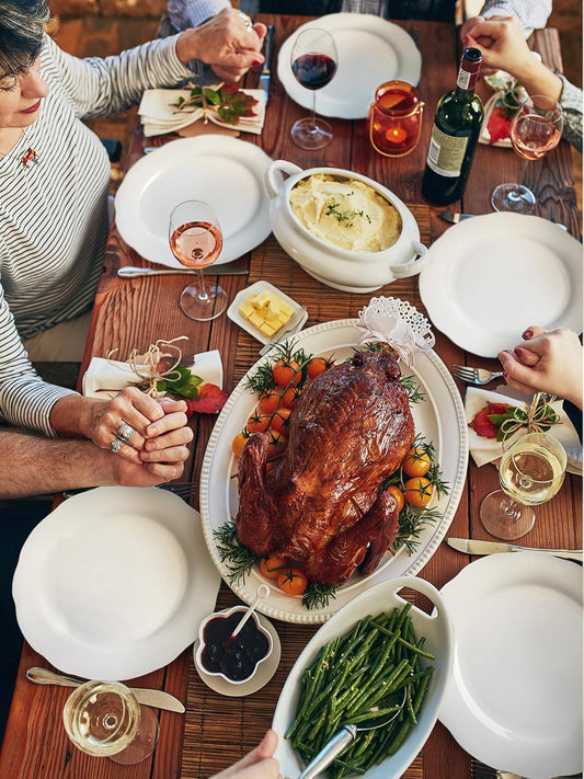 Y YHY Ceramic Dinner Plates, 10.6 Inch Porcelain Scalloped Plates, Off-White Serving Dishes Set of 6 for Home Kitchen, Microwave & Dishwasher Safe, Dinnerware Dishes Gift for Thanksgiving Christmas