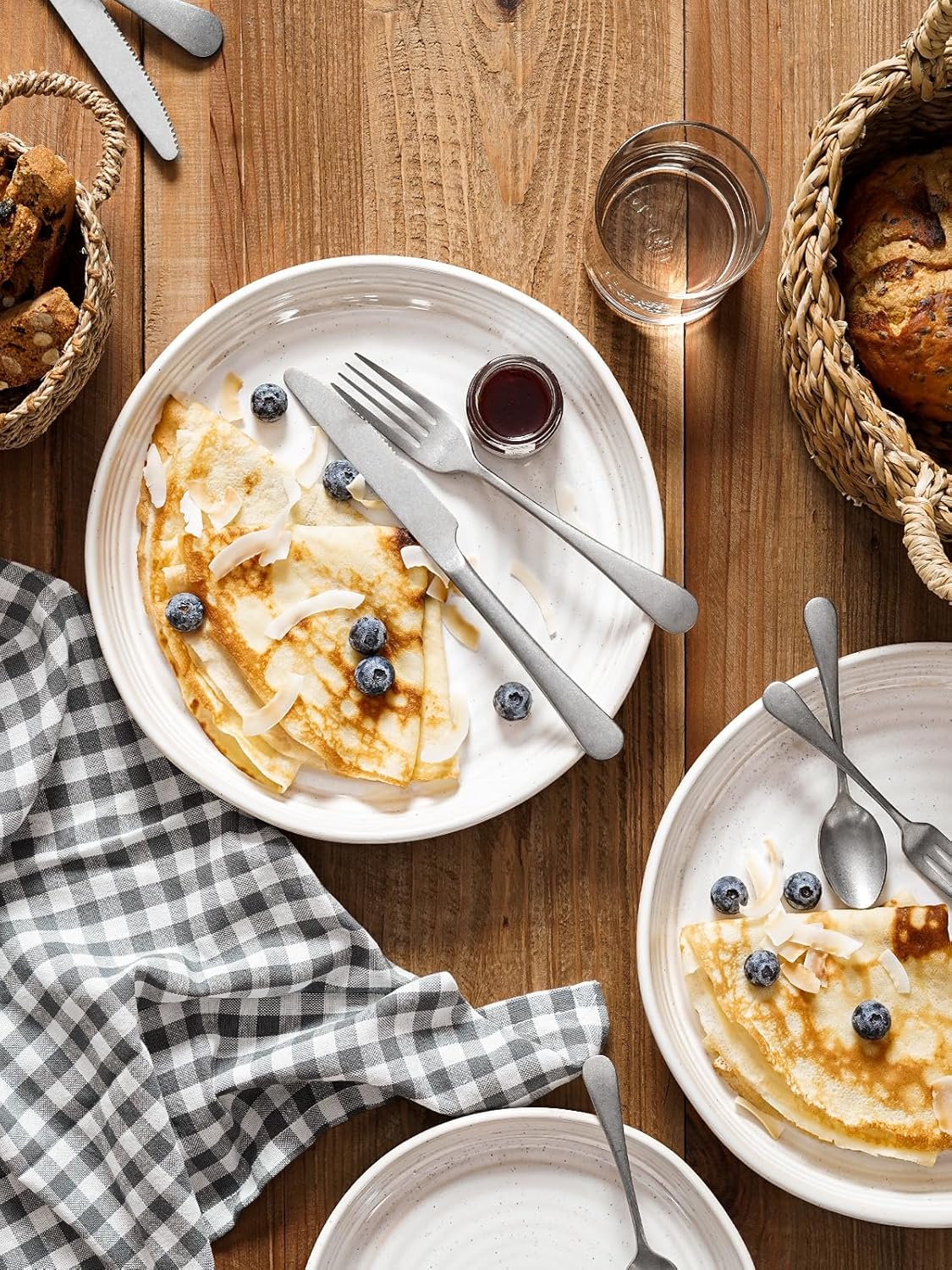 LE TAUCI Dinner Plates Set of 4, 10 Inch Ceramic Flat Dish Set for Kitchen, Serve for Pasta,Steak, Pancake, Microwave, Oven & Dishwasher Safe, Housewarming Wedding Present - Arctic White