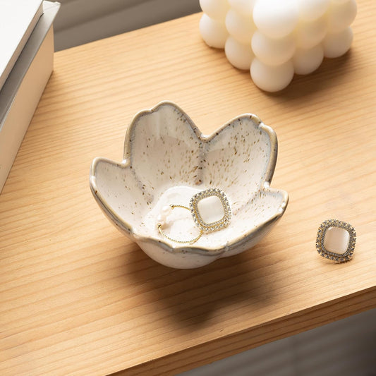 Flower Ring Holder Dish, Ceramic Jewelry Tray Dish, Small Trinket Dish, Jewelry Plate Bowl, Cute Jewlery Ring Holder Dish, Aesthetic Room Decor, Christmas Birthday Gifts for Women, 1 pack (grey)