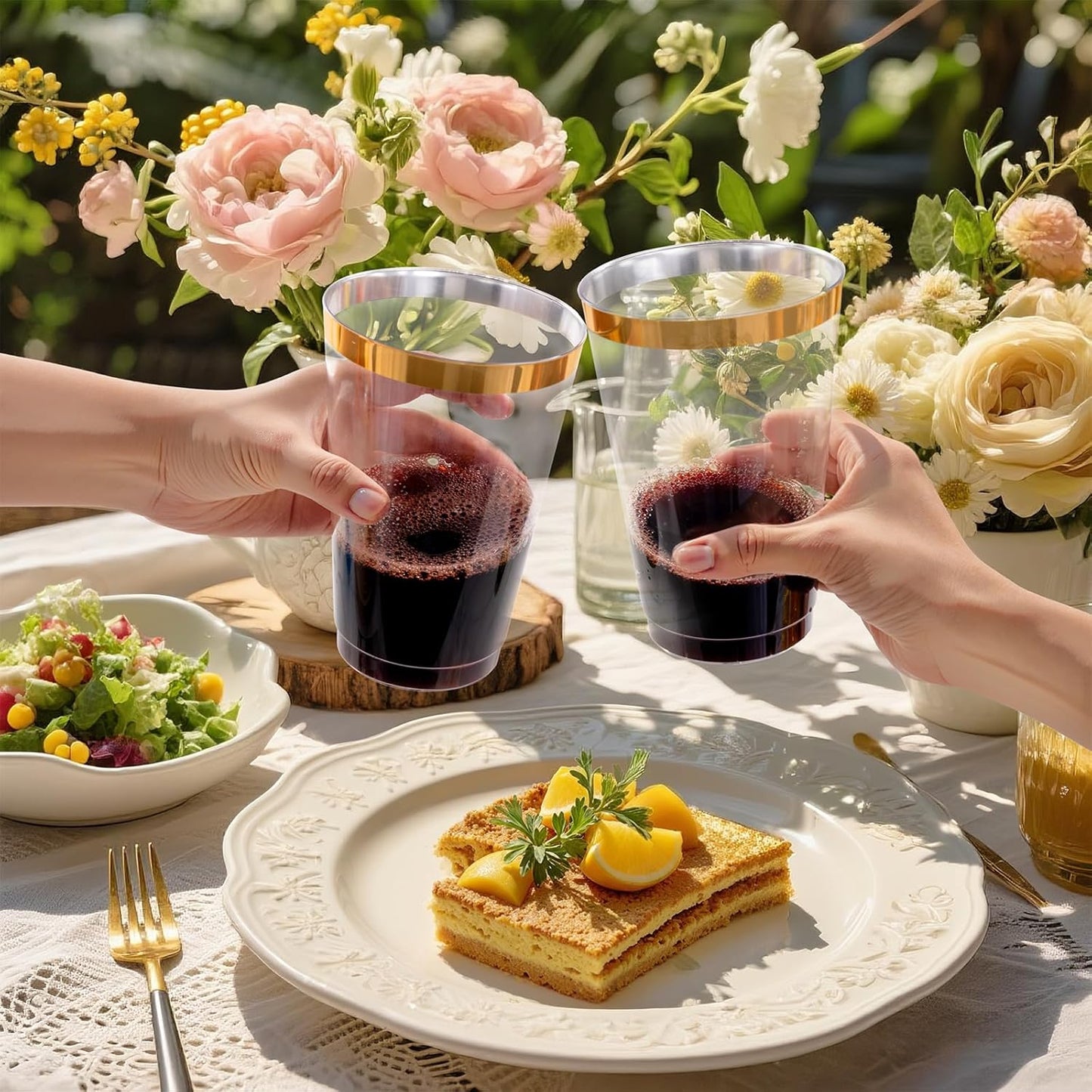 I00000 50 Pack 24 oz Gold Plastic Cups, Elegant Gold Rimmed Plastic Cups, Disposable Cocktail Glasses Wine Glasses, 24 oz Premium Tumblers Perfect for Birthday, Party & Wedding