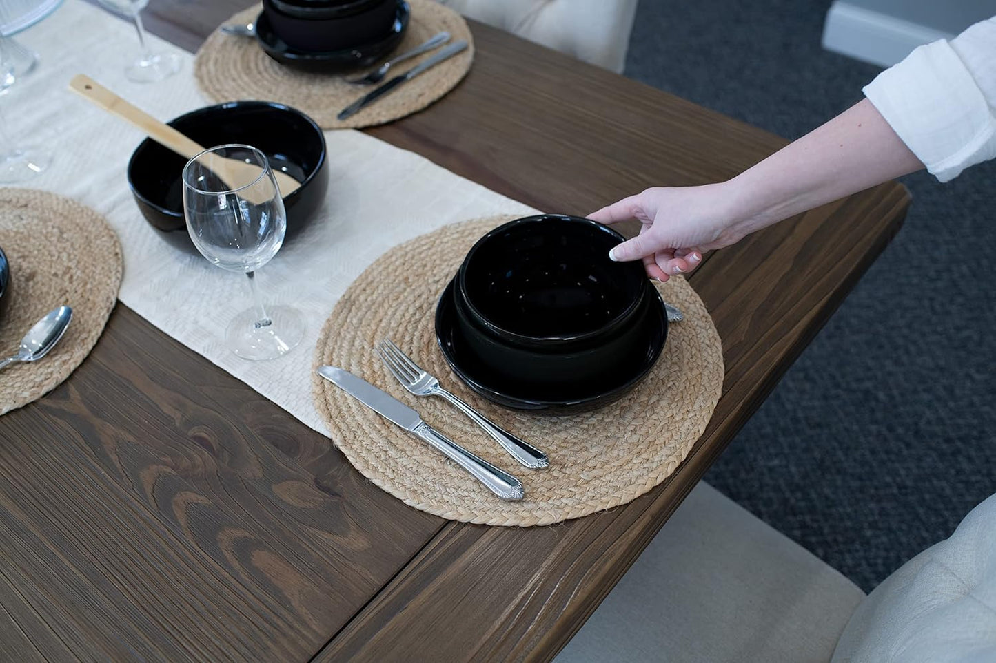 Elanze Designs Bistro Glossy Ceramic 7 inch Dinnerware Bowls Set of 4 - Perfect for Everyday uses from Pasta to Salad, Cereal to Ice cream, Ramen to Pho, Black