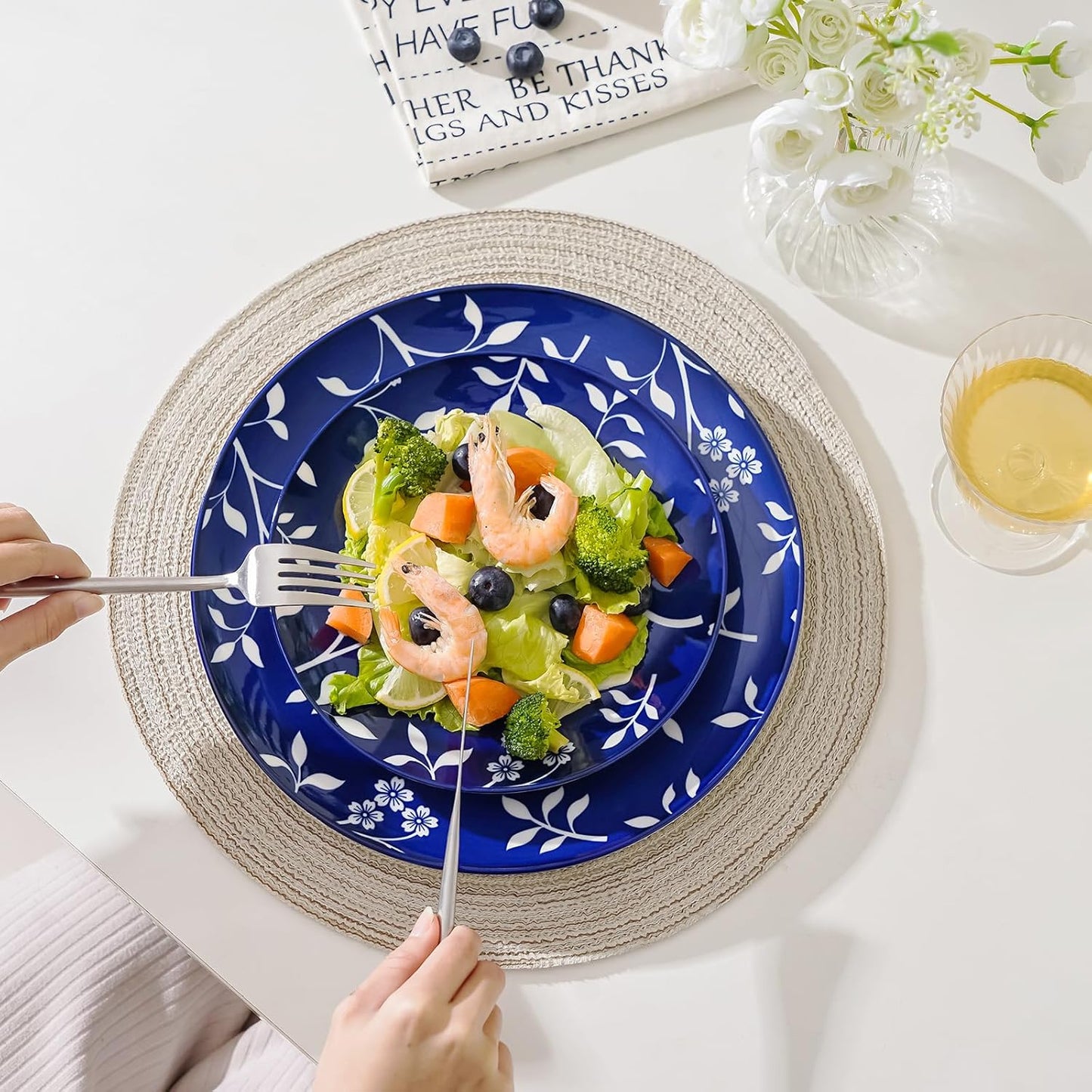 ZONEYILA Porcelain Dinner Plates, 10-Inch Ceramic Plates for Salad, Pancakes, Steak, Large Size Serving Plate for Parties, Restaurant - Dishwasher & Microwave Safe, Set of 6 (Vintage Blue)