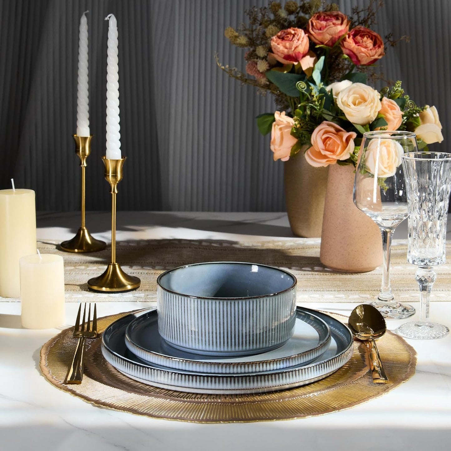 E-far 24-Piece Stoneware Dinnerware Sets, Plates and Bowls Sets for 8, Kitchen Modern Dinning Porcelain Dishes Set, Chip & Scratch Resistant, Dishwasher & Microwave Safe, Dusty Blue