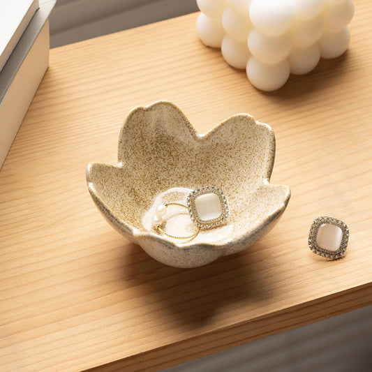 Flower Ring Holder Dish, Ceramic Jewelry Tray Dish, Small Trinket Dish, Jewelry Plate Bowl, Cute Jewlery Ring Holder Dish, Aesthetic Room Decor, Christmas Birthday Gifts for Women, 1 pack (camel)