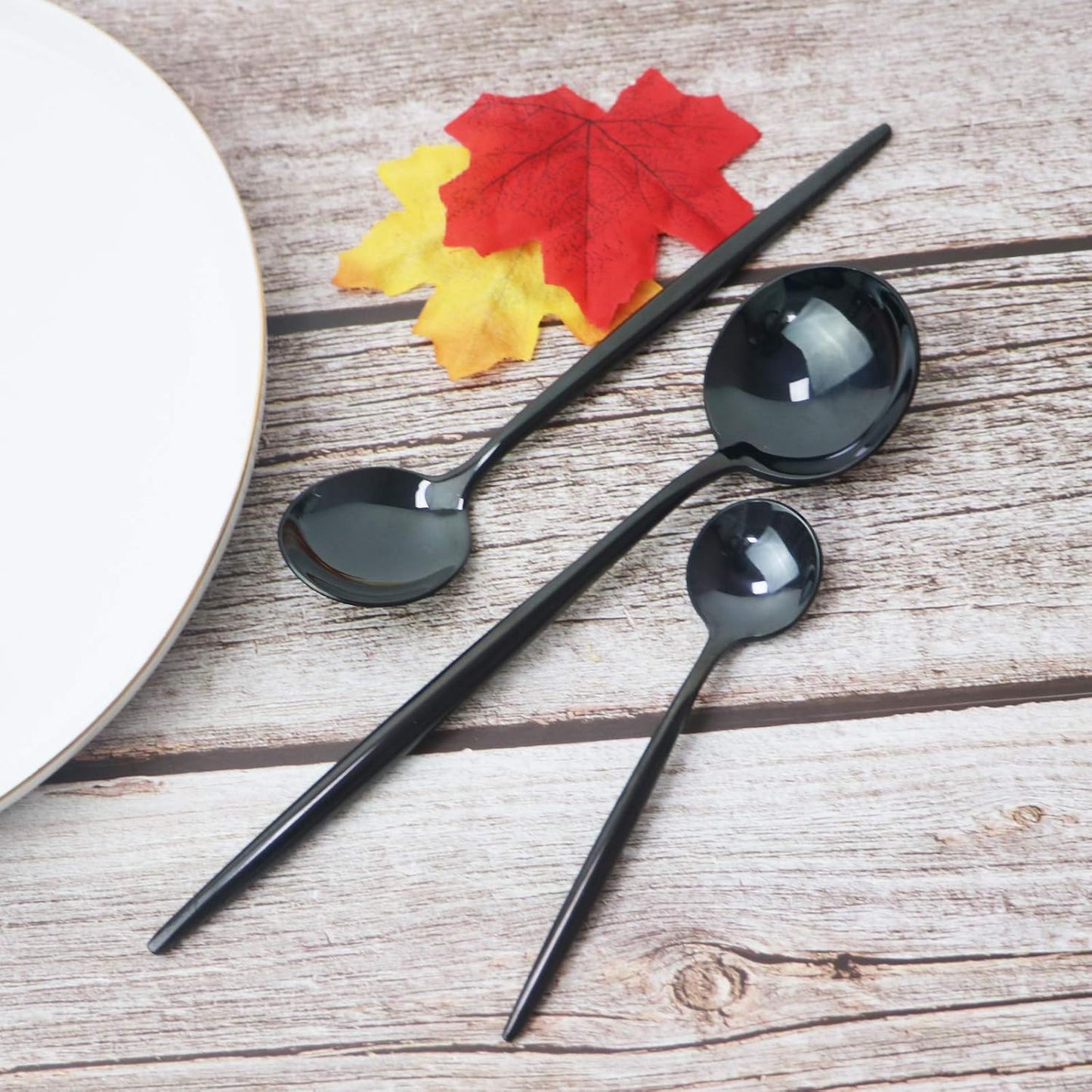 JASHII 24 Pieces Cutlery Flatware Set 304 Stainless Steel Home Kitchen Set, Mirror Polished, Knife/Fork/Spoon, Modern Elegant Tableware Set for Party, Christmas, Dinner (Black)