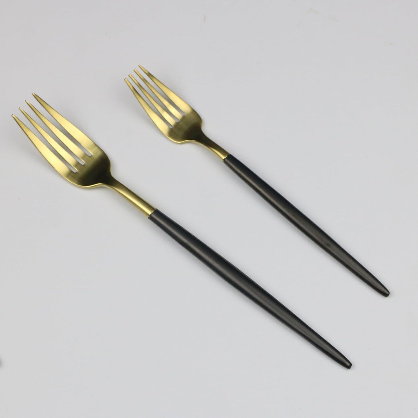 Customized 5-Piece 18/10 Stainless Steel Flatware Set, Serive for 1, With Fork Spoons Knife Teaspoon Dessert Fork for Home Kitchen Restaurant Hotel (Black + Gold)