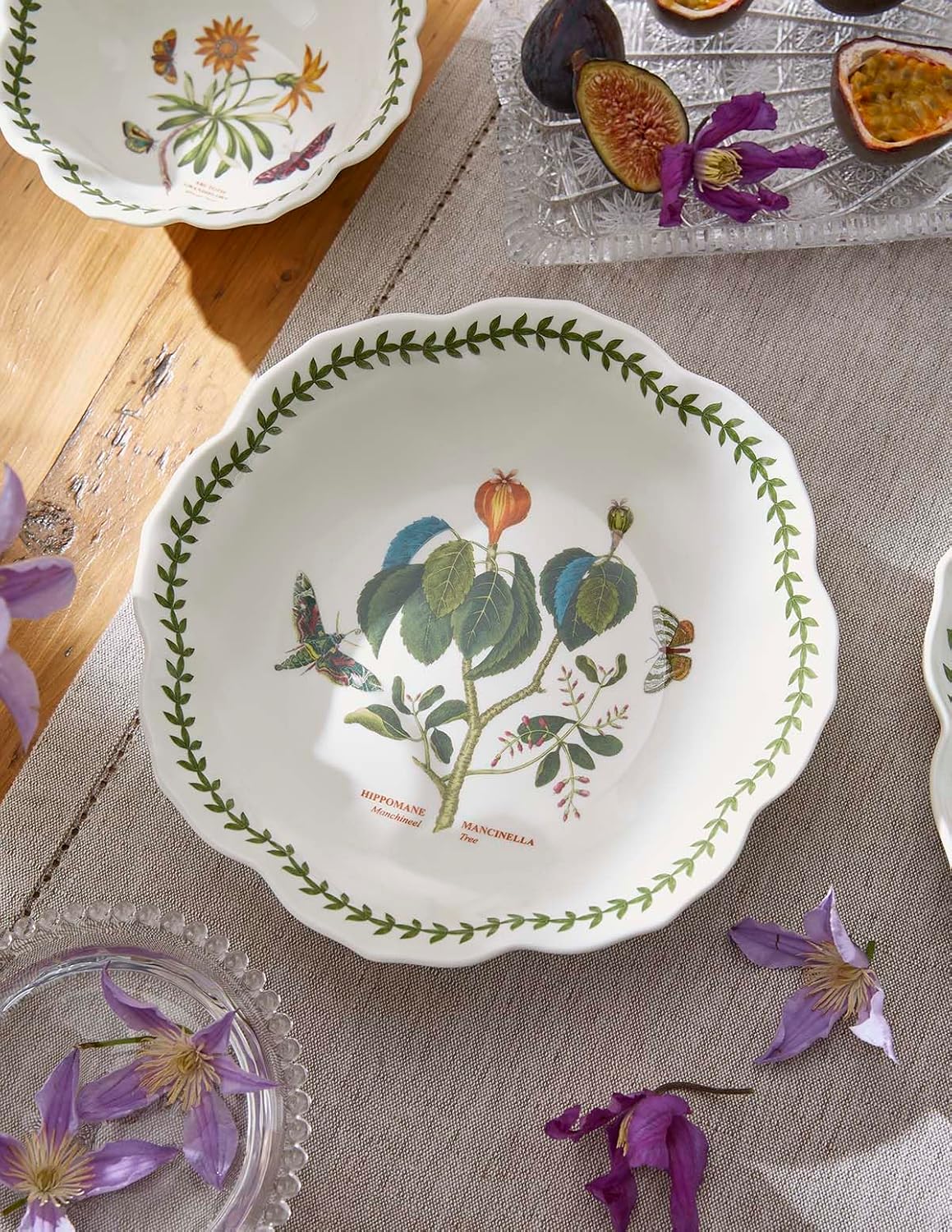 Portmeirion Botanic Garden Lotus Blossom Bowl, Set of 4 - Manchineel Tree Motif, 9-Inch Porcelain Bowls for Soup, Salad & Fruit, Microwave & Dishwasher Safe Botanical Tableware