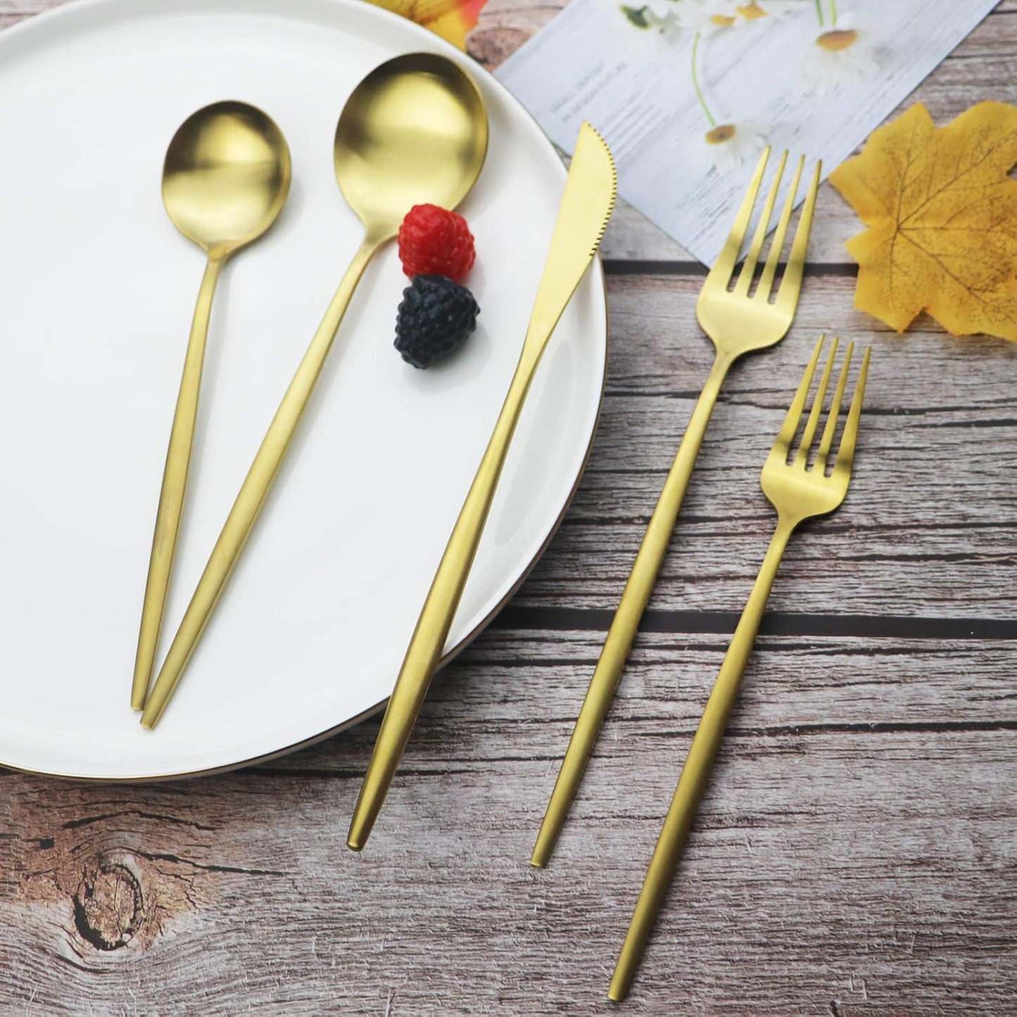 JASHII Flatware Silverware Set - Stainless Steel Satin Finish Cutlery Service for 6, 30-Piece Spoons and Forks Kitchen Utensils, Dishwasher Safe (Matte Gold)