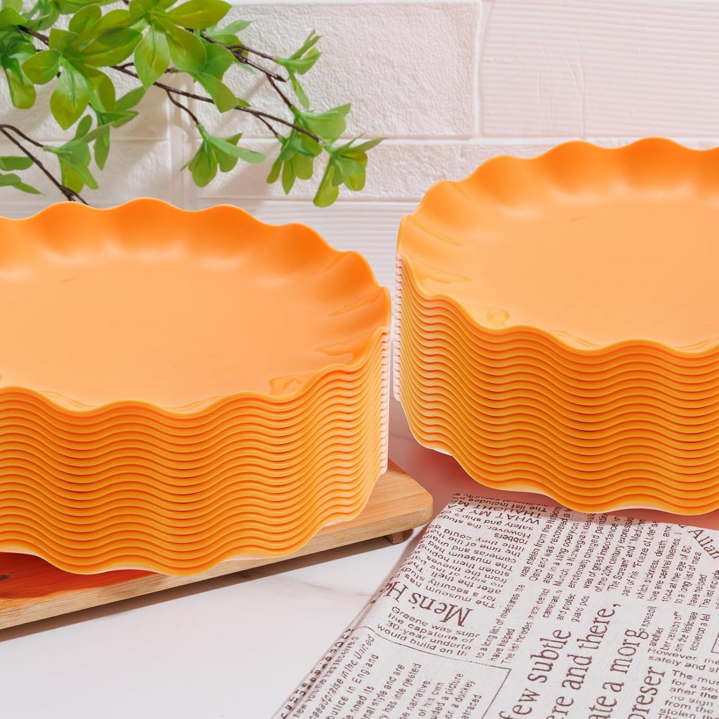 LIYH 20 Pcs 10 Inch Orange Plastic Scalloped Plates Reusable - Unbreakable Dinner Plates-Dishwasher Safe, Perfect for Halloween & Thanksgiving Party BPA Free