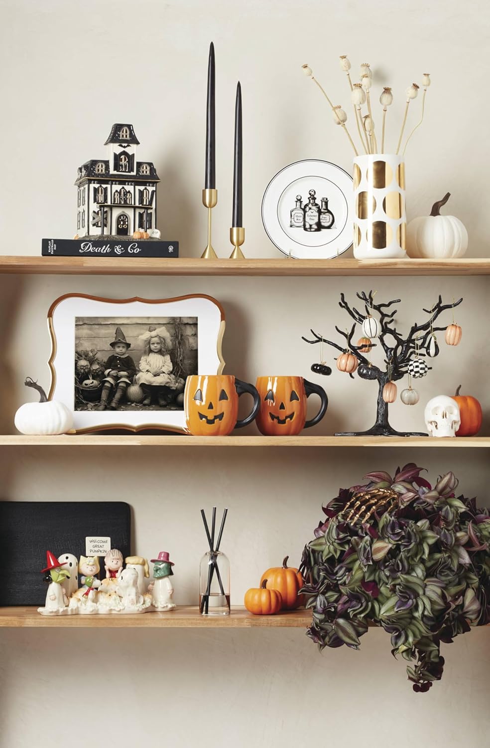 Lenox Coffee Mugs, Vintage Halloween Figural Pumpkin 20 Oz Mugs Set of 4, Porcelain, Spooky Drinkware Set, Dishwasher Safe, Microwave Safe, Halloween Decor Indoor, Pumpkin Decor (Orange/Black 4 Piece)