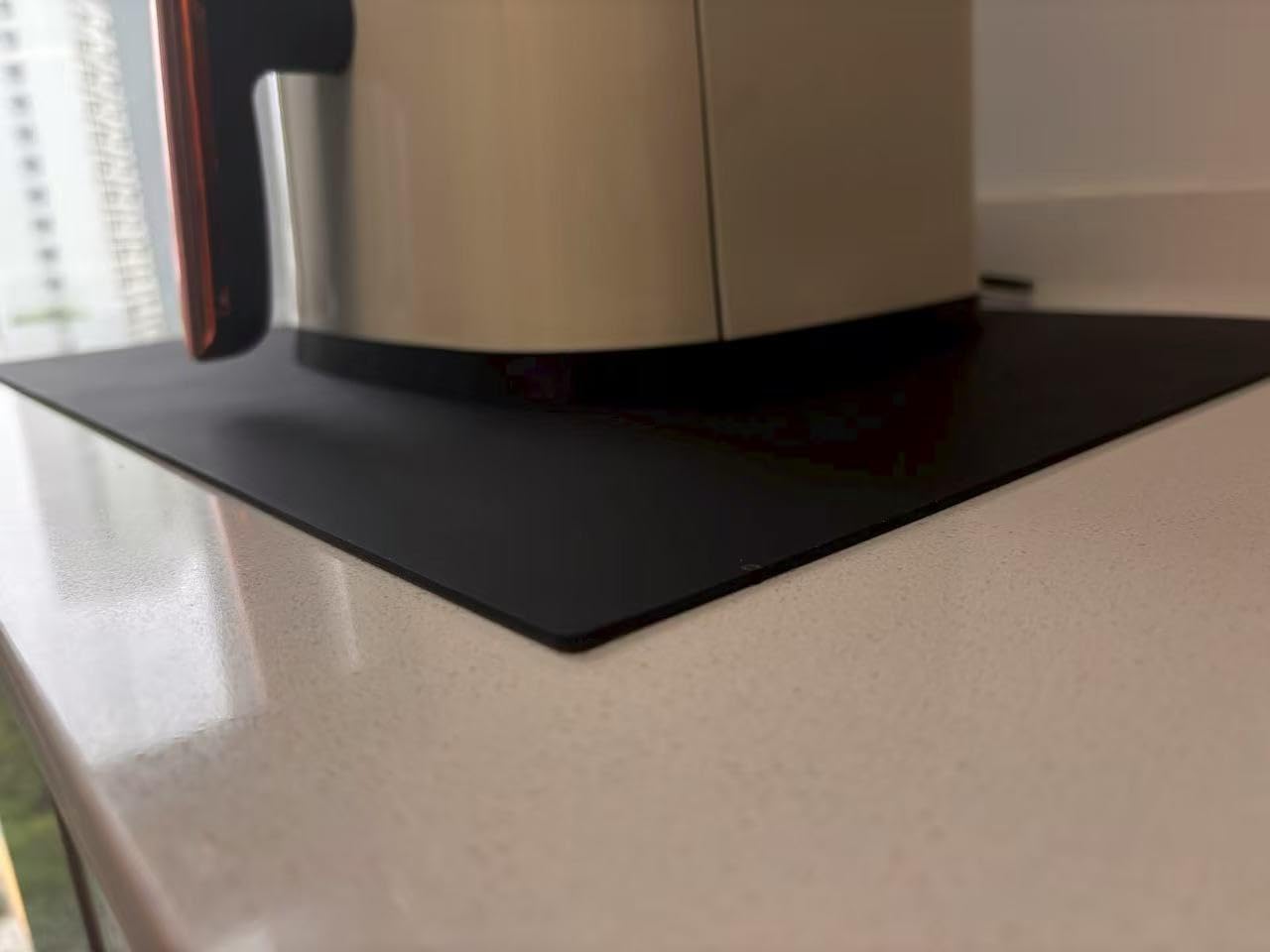 Silicone Heat Resistant Mats for Countertop, 2MM Extra Thick Mat for Kitchen Counter, Suitable for Airfryer, Microwave, Coffee Maker, Oven, Non Slip Hot Pad, Waterproof, Cuttable 19.3*14.57in, Black