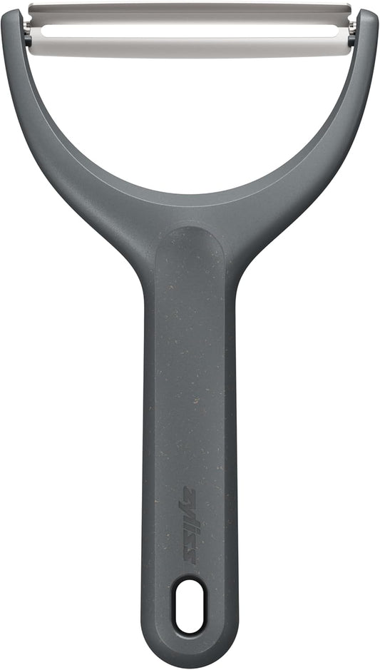 Zyliss Wide Peeler – Extra-Wide Stainless Steel Blade for Cabbage, Eggplant & Large Produce – Ergonomic Wheatstraw Handle – Safety Blade Cover – Dishwasher Safe – 5-Year Guarantee