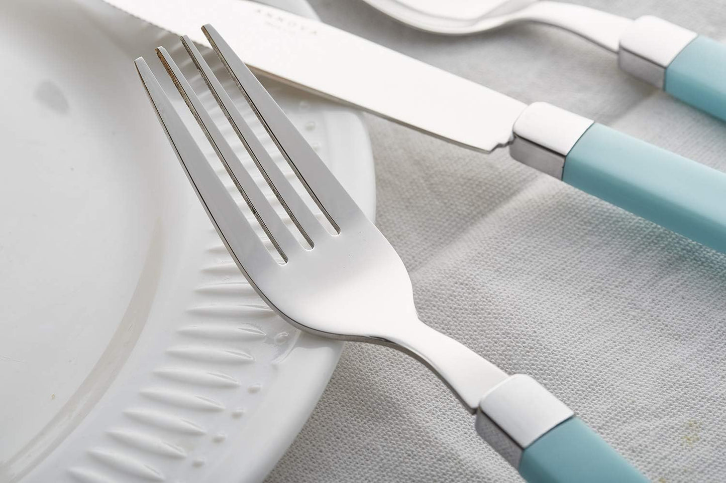 ANNOVA Silverware Set Stainless Steel Colorful Tableware Kitchen Flatware Set Utensils, Includes Dinner Knives, Forks, Spoons & Dessert Spoons (Turquoise, 16 Pieces)