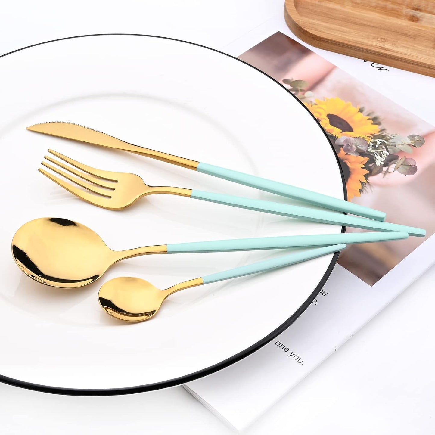 Mirror Cutlery Serving Set, 24-piece 18/0 Stainless Steel Silverware With Mint Green Handle Simple & Modern Tableware For Home Party Dinner, Service For 6 (Mint Green Gold)