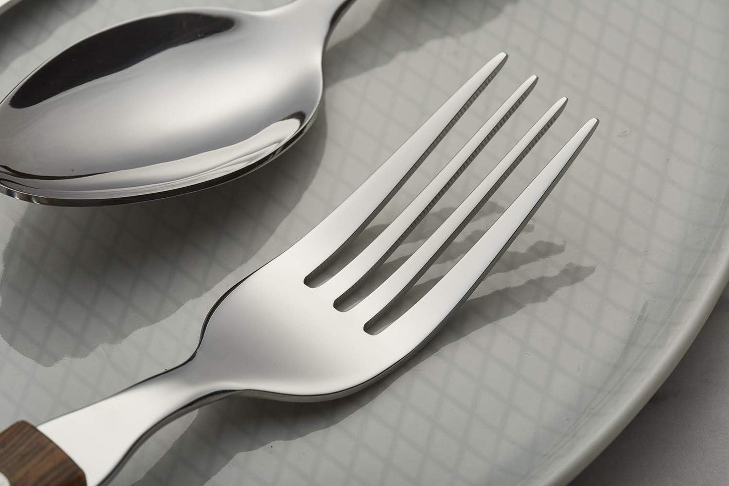 ANNOVA 20 Piece Silverware Set, Service for 4, Stainless Steel Retro/Rivet Walnut Wood Tableware Kitchen Flatware Set Utensils, Includes Dinner Knives, Forks, Spoons, Salad Forks & Dessert Spoons