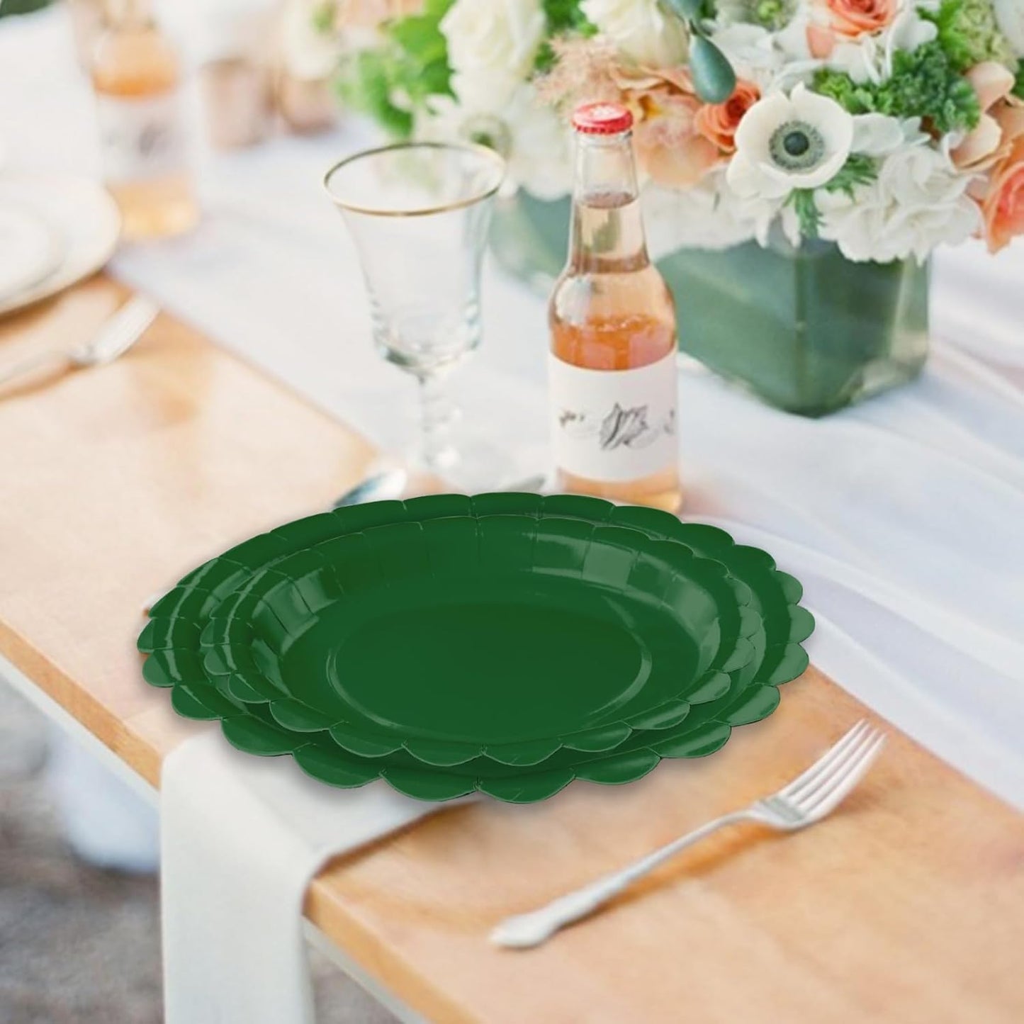 50 Pcs Green Scalloped Paper Plates 25 × 7'' and 25 × 9'' Disposable Green Scalloped Dinner Plates for Wedding Baby Shower Birthday Party Disposable Dessert Plate