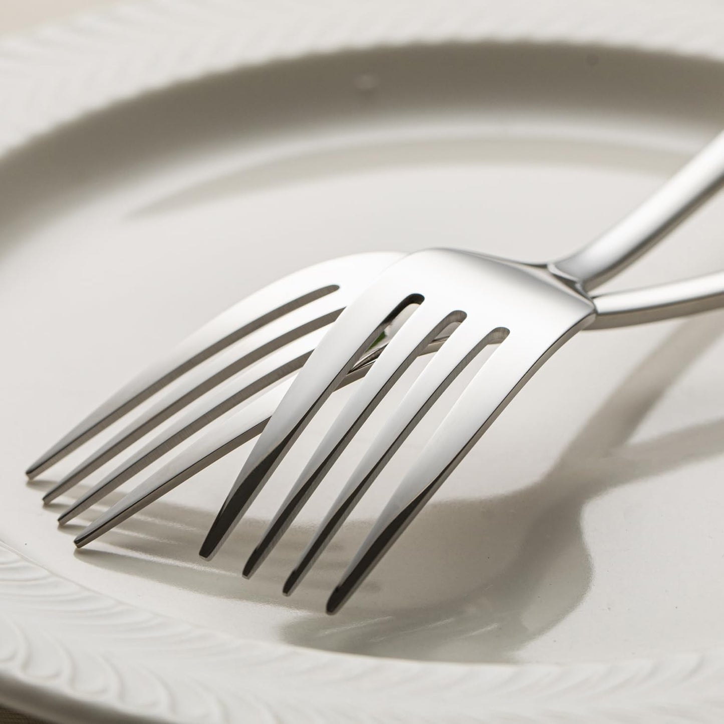 KINGSTONE 4 Piece Dinner Forks Set, 18/10 Stainless Steel Forks, Silver Food Grade Fork Set of 4, Metal Forks for Home, Kitchen, Weddings, Parties or Restaurant, Dishwasher Safe-8.18inches