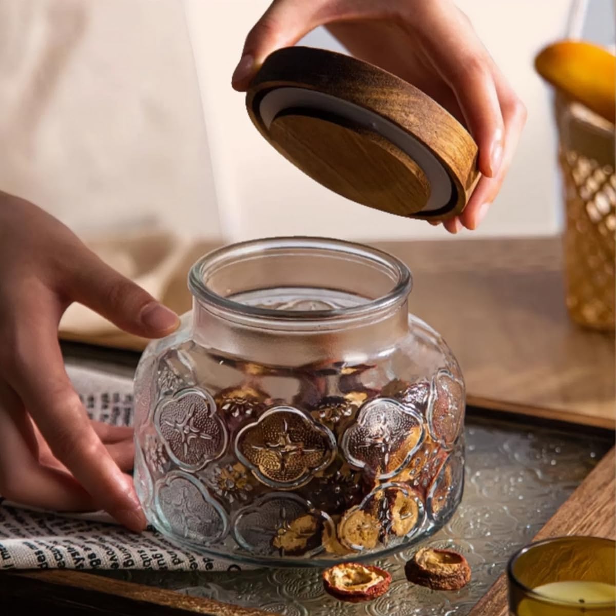 Vintage Glass Jar, 25.3 FL OZ Glass Food Storage Jar, Glass Canister with Wooden Lid, Decorative Glass Jar for Home Kitchen Coffee, Tea, Candy, Sugar Jar