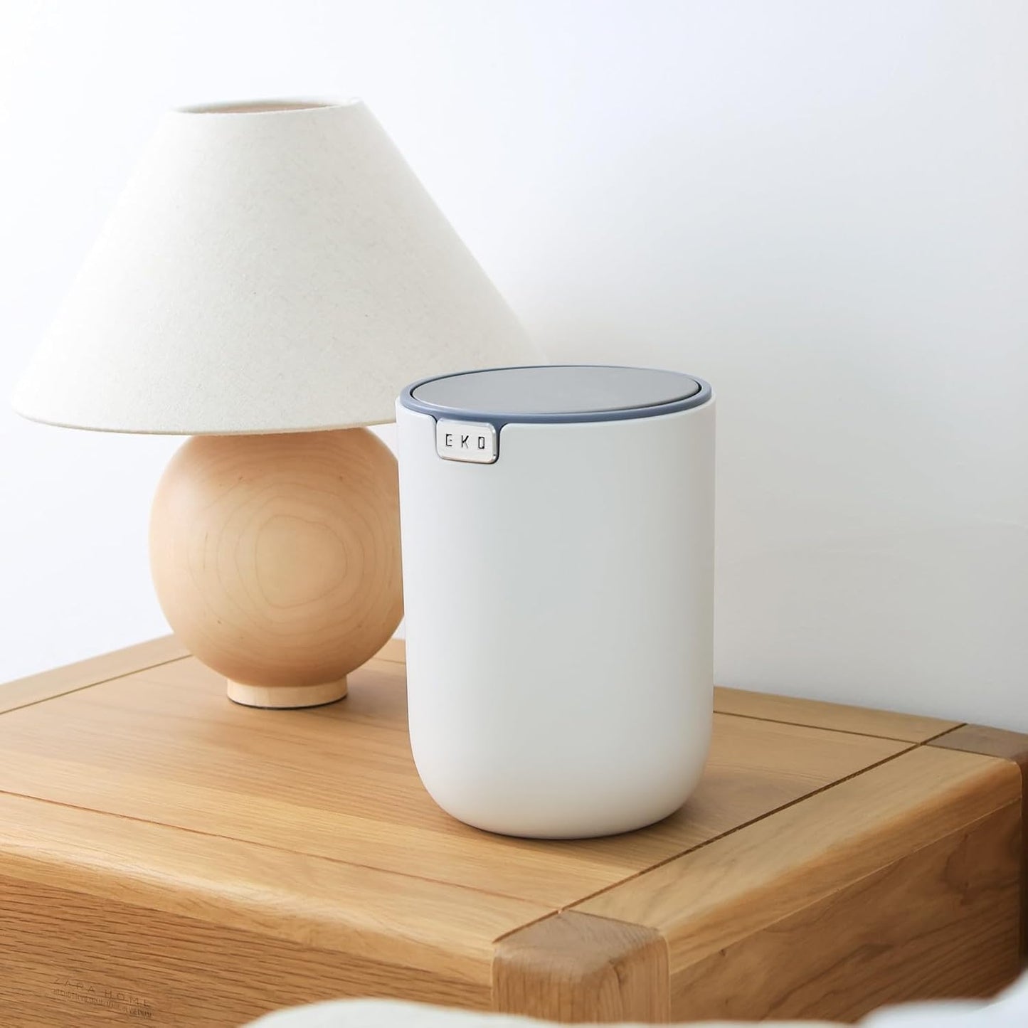 EKO Mini Desk Trash Can with Swing-Top Lid 0.4 Gallon Small Table Round Wastebasket for Office, Home, Car (White)