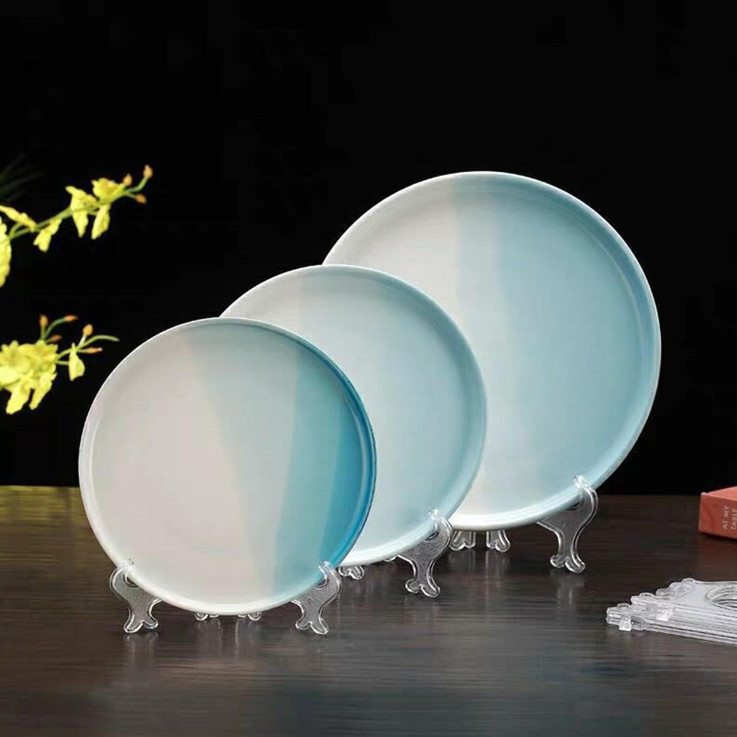 12 Pack 5 Inch Clear Plastic Easels or Stand/Plate Holders to Display Pictures or Other Items at Weddings, Plate Stands for Home Decoration, Birthdays, Tables