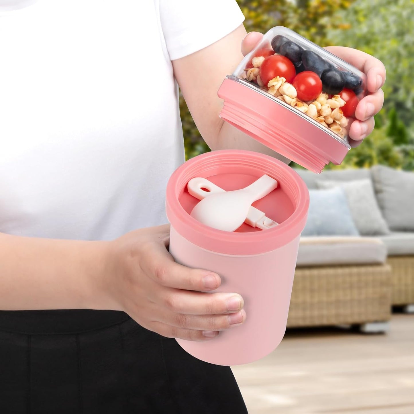 Snack Cup Reusable Snack Container with Lid,Yogurt Parfait Cups and Spoons,600ml+270ml Breakfast On The Go,Portable Cereal To Go Travel Cereal Bowl and Milk Container(Pink)