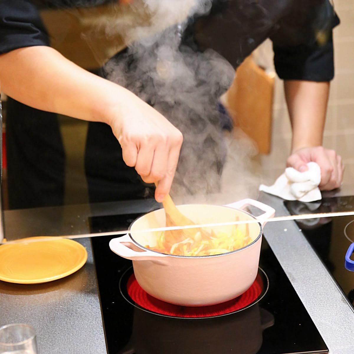 La Cuisine Enameled Cast Iron Dutch Oven Casserole Dish Pot with Lid, 3.7 QT 9.5" /24cm Dia. Cream White Enamel Coating Interior, Pink Enamel Coating Exterior, Oven-Safe up to 500° F