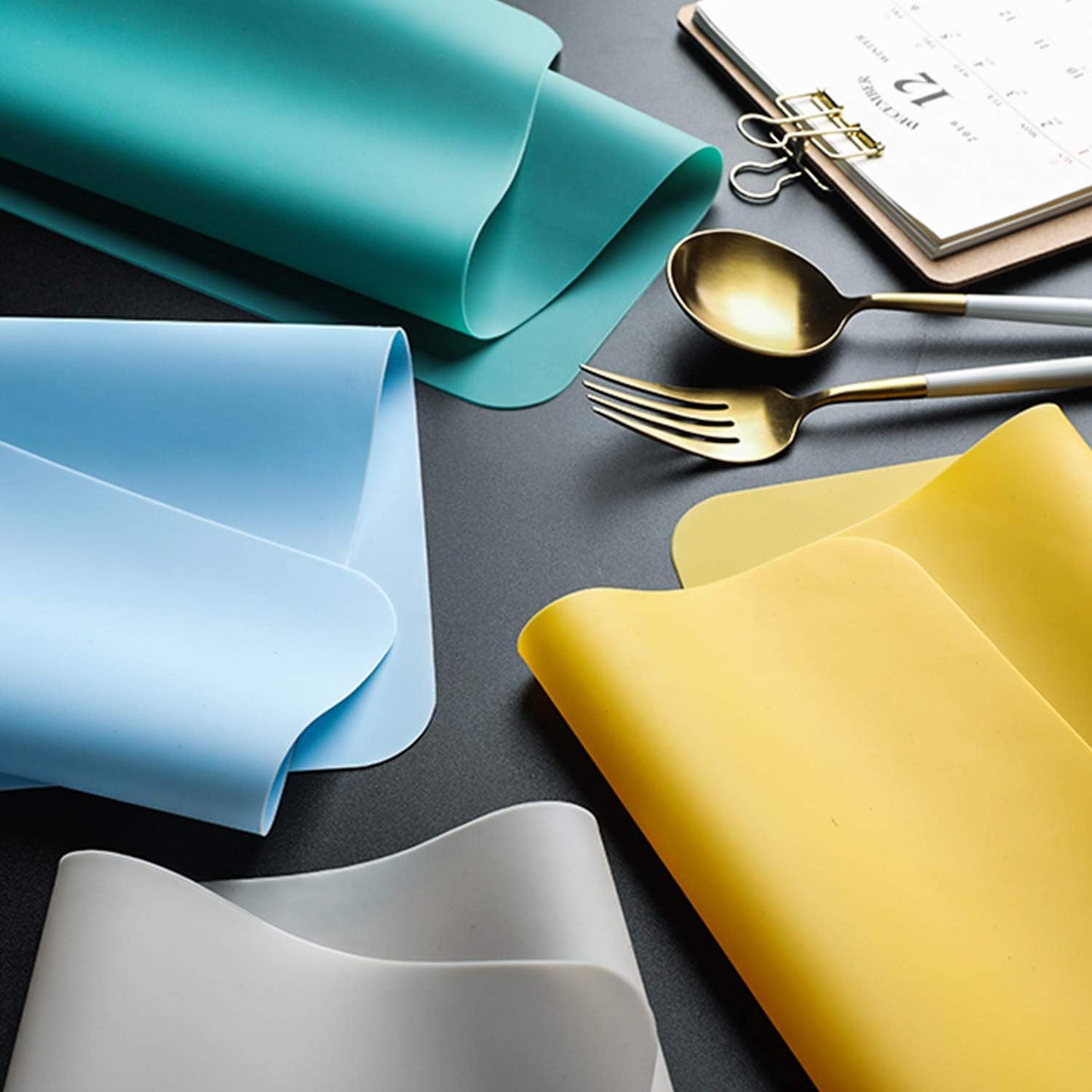 Silicone Placemats, Food-Grade Non-Slip Waterproof, Dining, Stain Resistant, Countertop Protector, Kitchen Counter Mat, Heat Resistant, Baking mat Dishwasher Safe (15.7x11.8Inch-4pack, Rose)