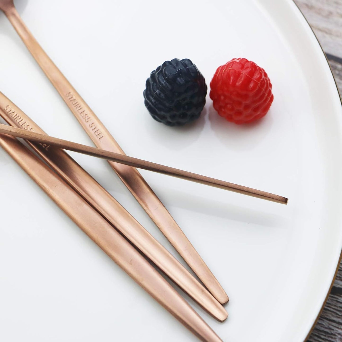 JASHII Flatware Silverware Set Stainless Steel Satin Finish Cutlery Set Service for 6, 30-Piece Spoons And Forks Kitchen Utensil Set, Dishwasher Safe (Matte Rose Gold)