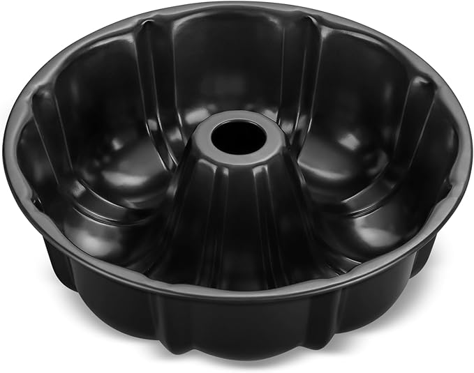 P&P CHEF 10 Inch Black Non-stick Cake Pan, Carbon Steel Fluted Tube Round Baking Pan for Pound Cake, 10-Cup Large Capacity Bakeware, Healthy & Heavy Duty, 1 Piece