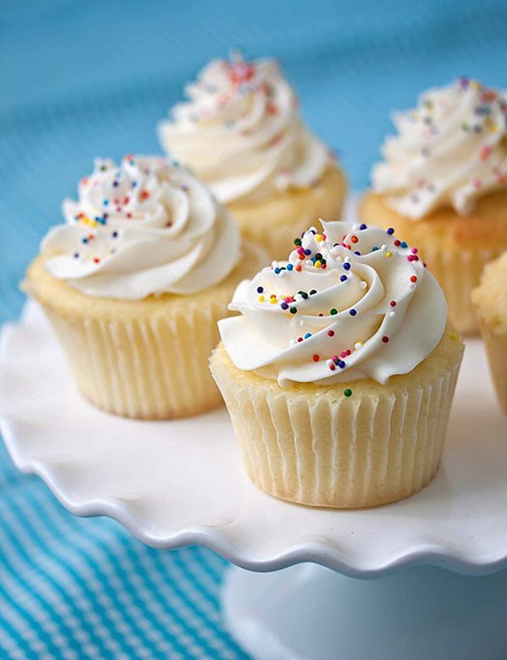 Gifbera Mini White Cupcake Liners 400-Count, Greaseproof Paper Muffin Baking Cups for Baking, Wedding, Celebration