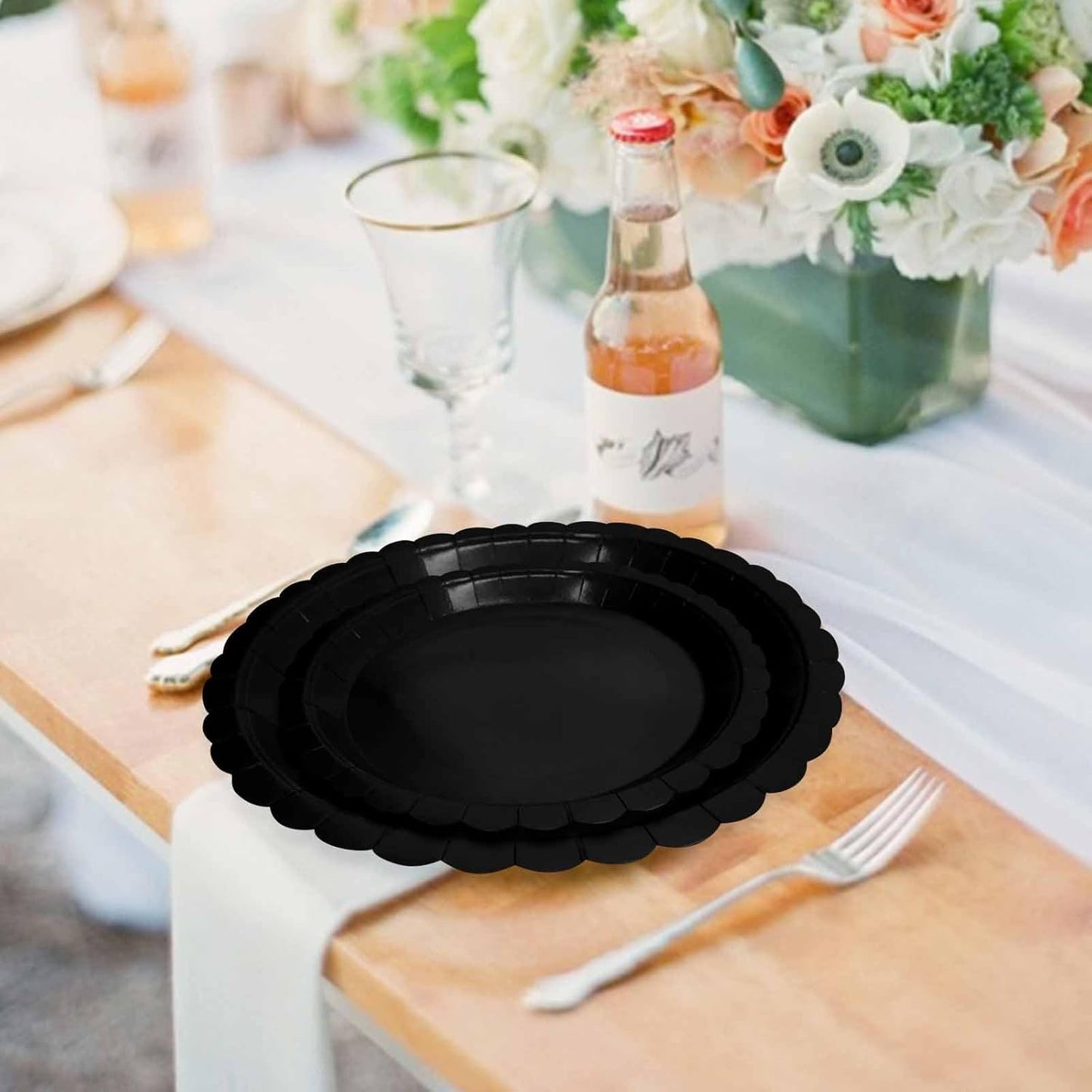 50 Pcs Black Scalloped Paper Plates 25 × 7'' and 25 × 9'' Disposable Black Scalloped Dinner Plates for Wedding Baby Shower Birthday Party Disposable Dessert Plate
