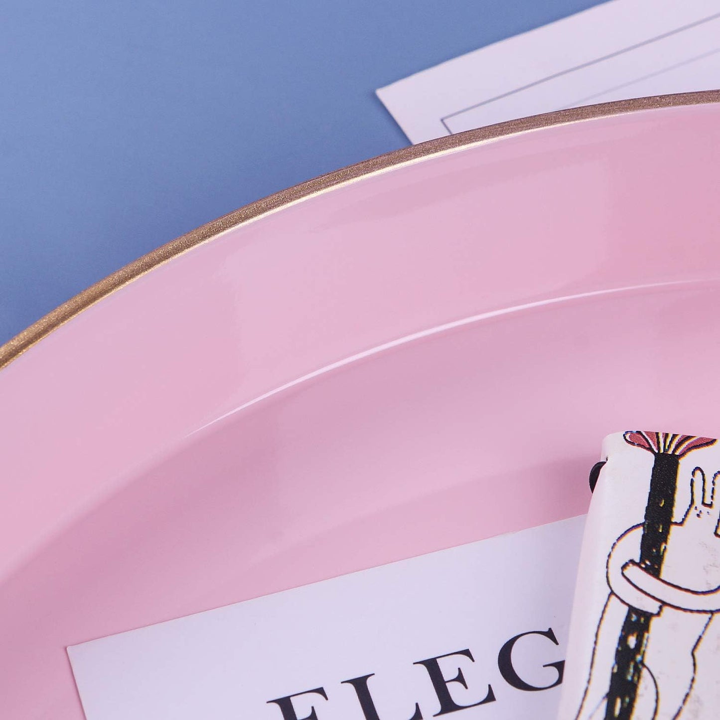 Zosenley Decorative Round Plastic Tray With Handles, Modern Vanity Serving Tray for Ottoman, Coffee Table, Kitchen and Bathroom - Size 13' Pink