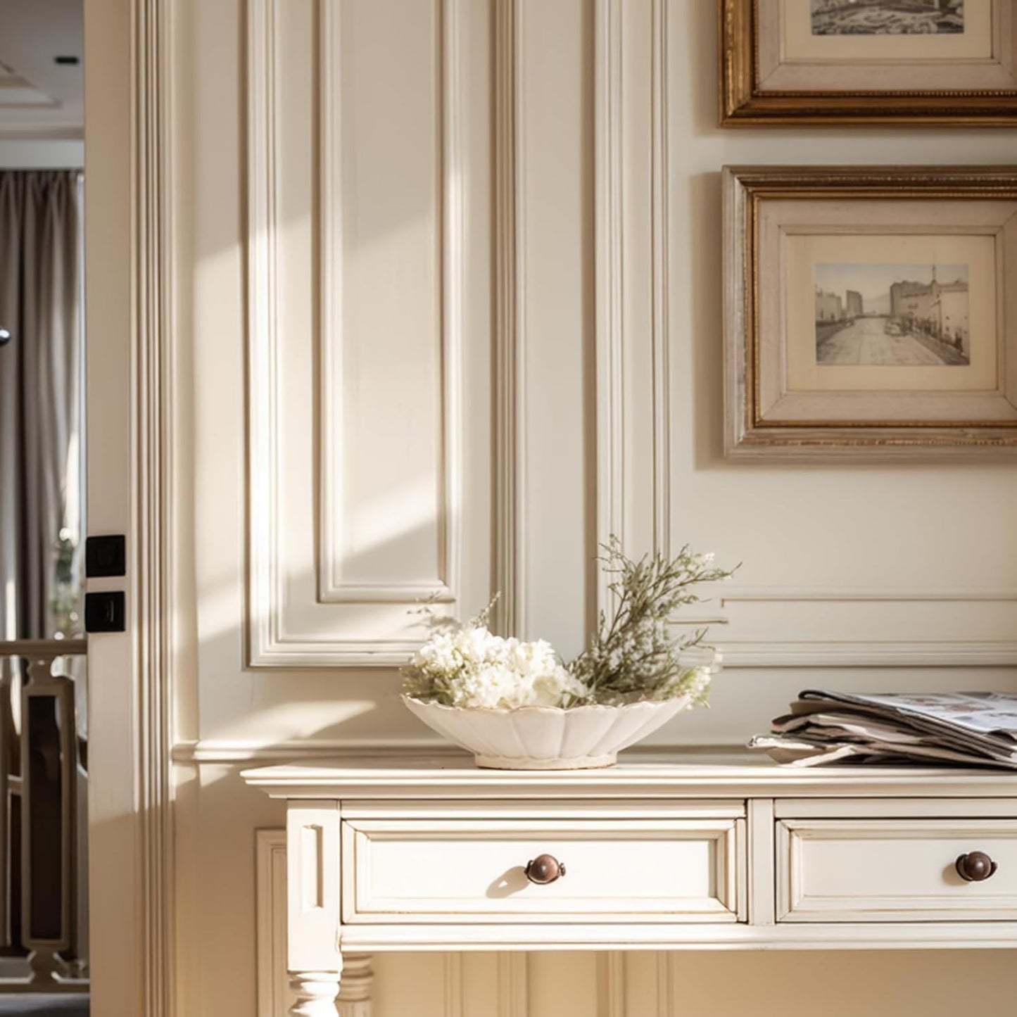 White Ceramic Flower Shaped Decorative Bowl, Elegant Ruffled Edge Centerpiece Bowl for Kitchen Counter, Dining Table or Coffee Table, Modern Fruit Bowl for Home Decor, Ideal Housewarming Gift