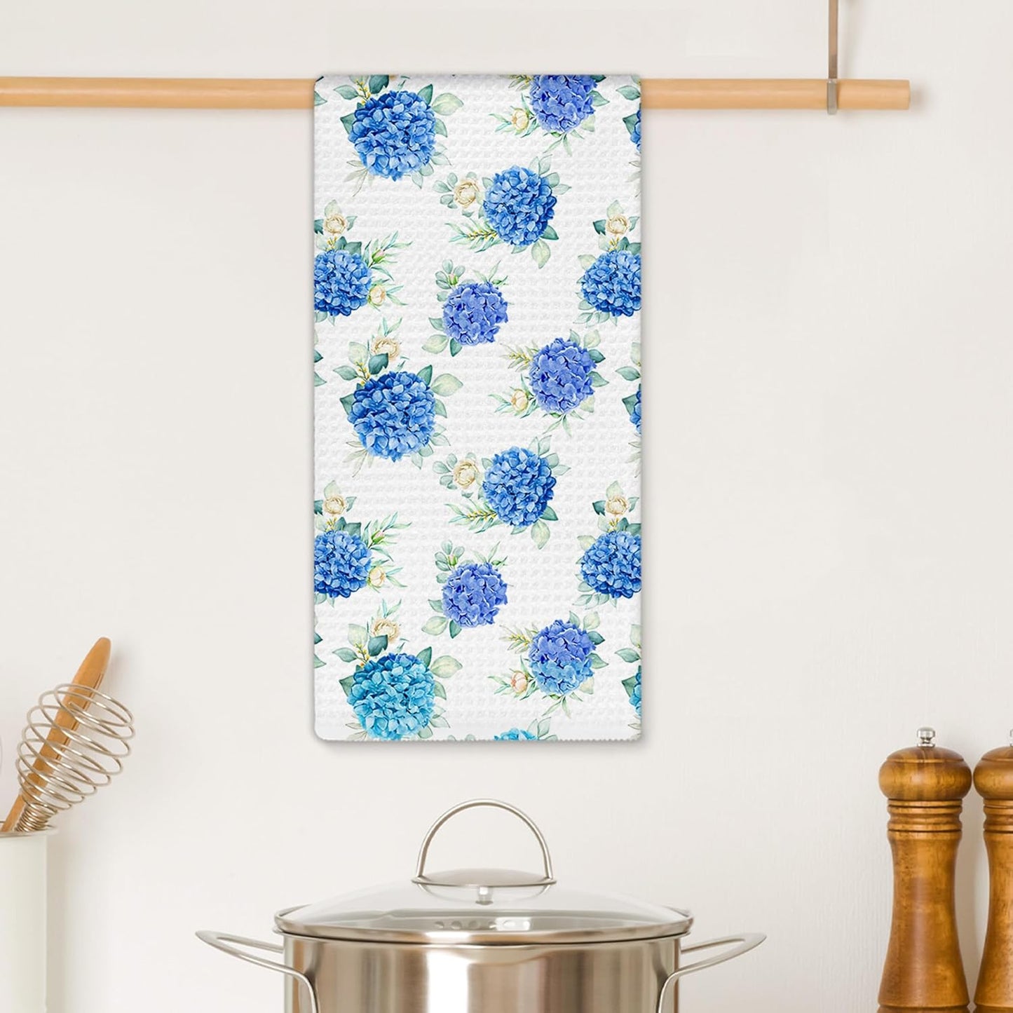 Blue Hydrangea Flower Kitchen Towels, Vintage Farmhouse Floral Hand Towels for Bathroom Decor, Rustic Cottagecore Hydrangea Dishcloths Dish Towel for Kitchen 16x24 Inches