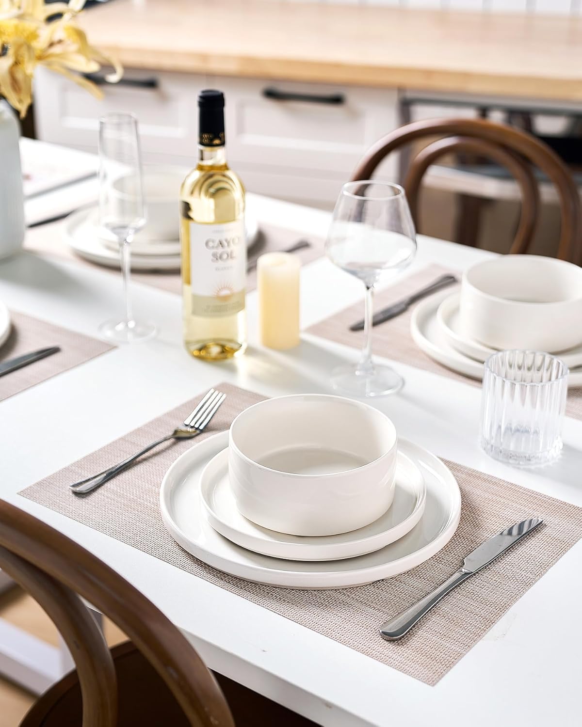 Famiware Porcelain Dinnerware Set, 12-Piece Modern Plate and Bowl Set, Dish Set for 4, Microwave and Dishwasher Safe Tableware, White