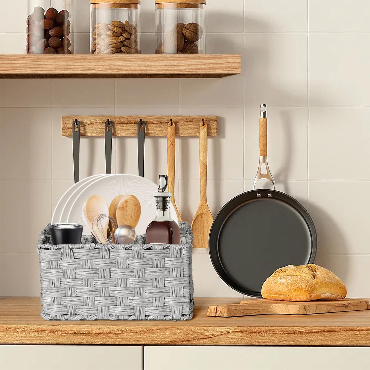 Wicker Flatware Organizer, Plastic Wicker Cutlery Holder, Outdoor Silverware Caddy, Woven Divided Utensil Caddy with Handle, Utensil Holder for Table, Kitchen, Party (Gray)
